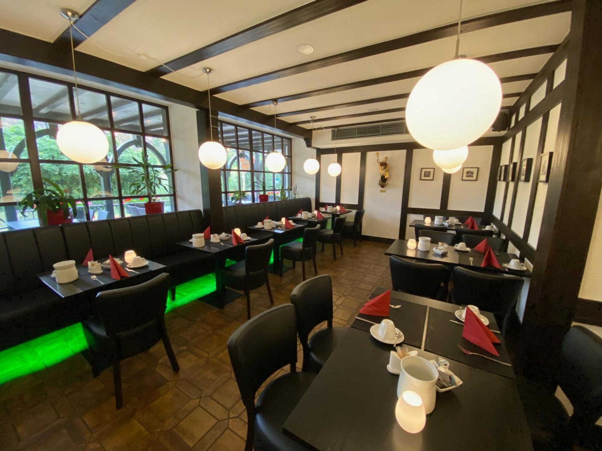 Hotel Altes Winzerhaus Кохем Экстерьер фото