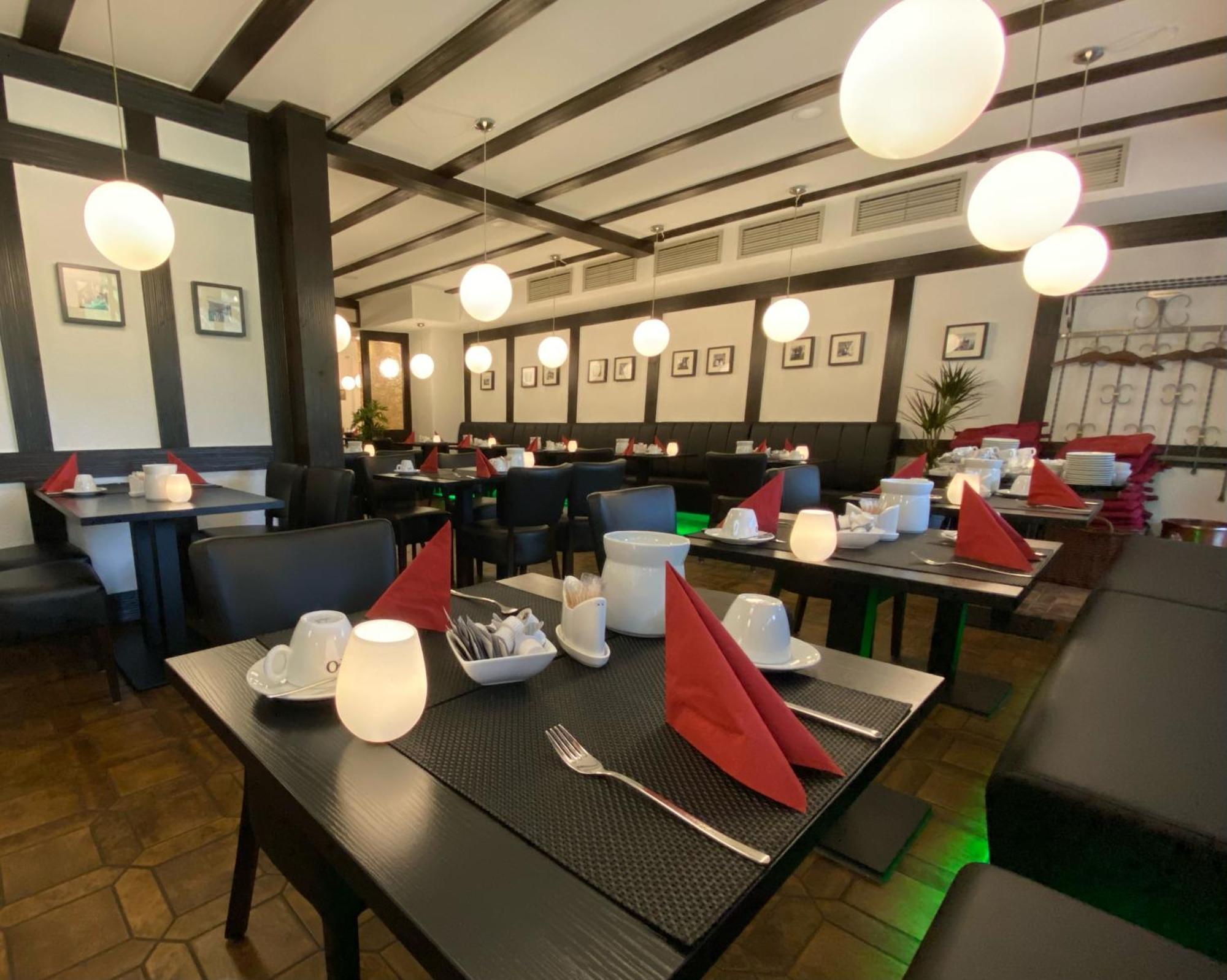 Hotel Altes Winzerhaus Кохем Экстерьер фото