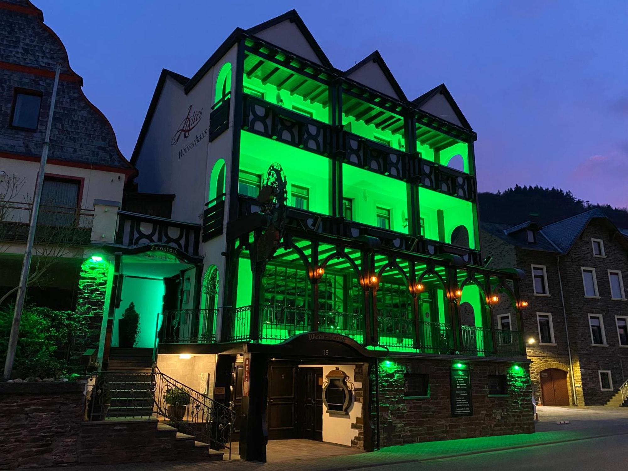 Hotel Altes Winzerhaus Кохем Экстерьер фото