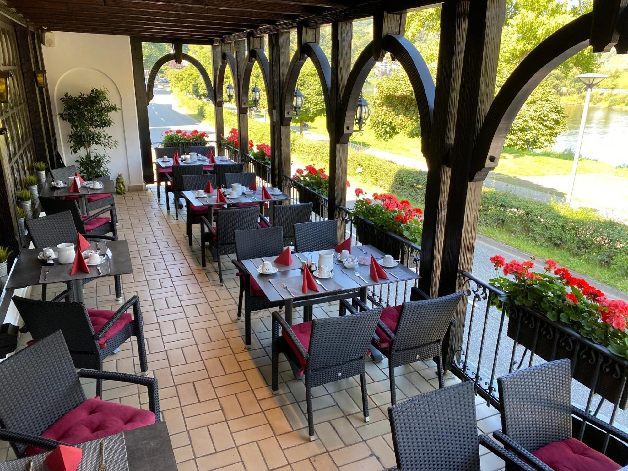 Hotel Altes Winzerhaus Кохем Экстерьер фото